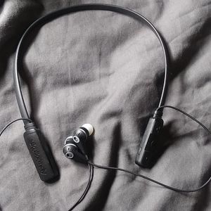 Skull candy ear buds